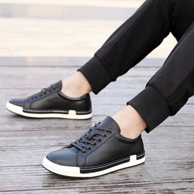 Fashion Leather Mens Shoes Soft High Quality Mens Casual Shoes Flat Footwear Classic Black White Men Fashion Walking Shoes Comfortable Modern Design - Fierce and Chic